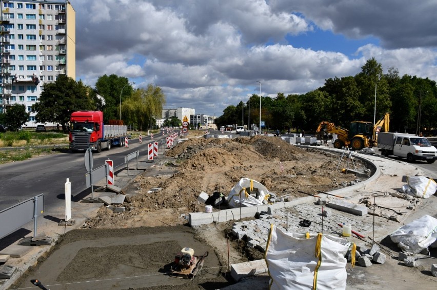 Budowa ronda przy ul. Dmowskiego, Armii Krajowej i Górnej w Piotrkowie. Uwaga, będą zmiany w komunikacji miejskiej