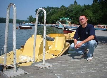 Największym zainteresowaniem wśród wypoczywających nad Jeziorem Durowskim cieszą się rowery wodne - uważa Piotr Werda.