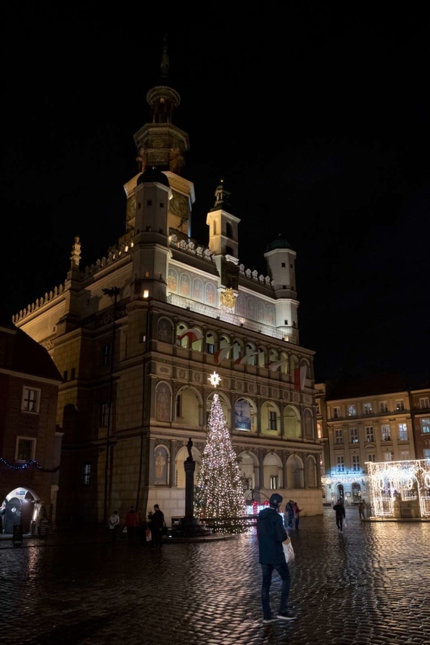 Świąteczne światełka ozdobiły Poznań - zobacz, jak wygląda miasto w gwiazdkowej odsłonie!