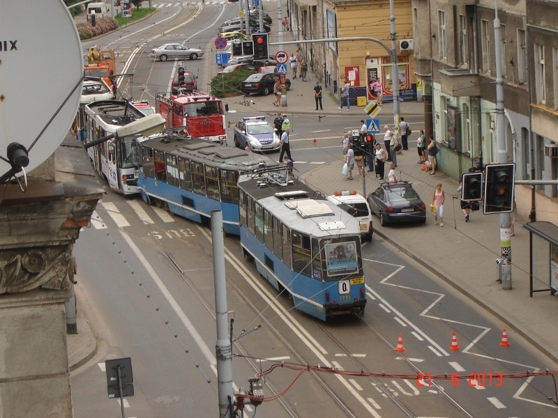 Zderzenie tramwajów we Wrocławiu (ZDJĘCIA)