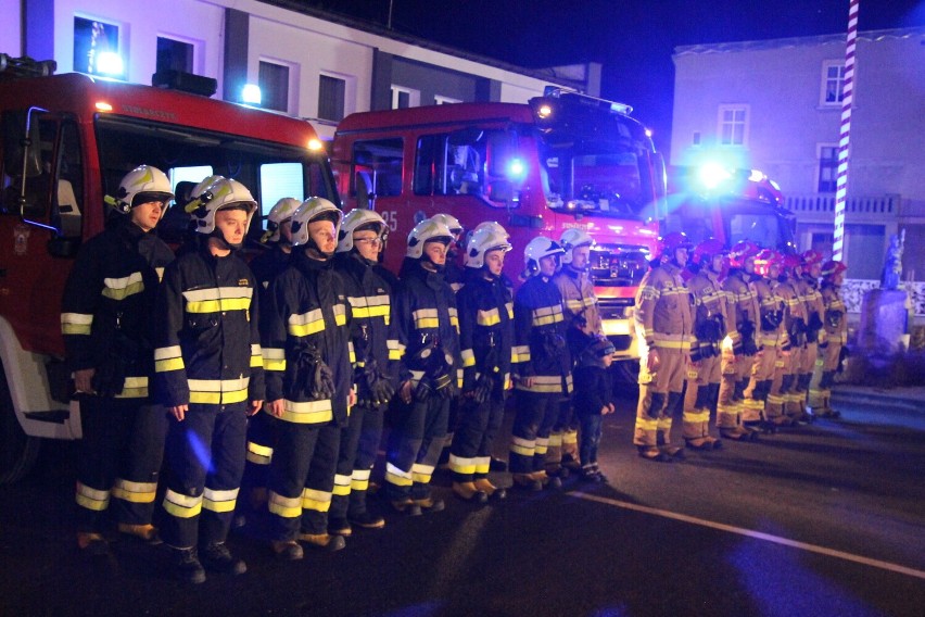 Syreny strażackie w powiecie zawyły, by uczcić strażaków z OSP Czernikowo [ZDJĘCIA + FILMY]