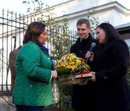 Anna Komorowska sadziła "Pola Nadziei" w ogrodach Belwederu