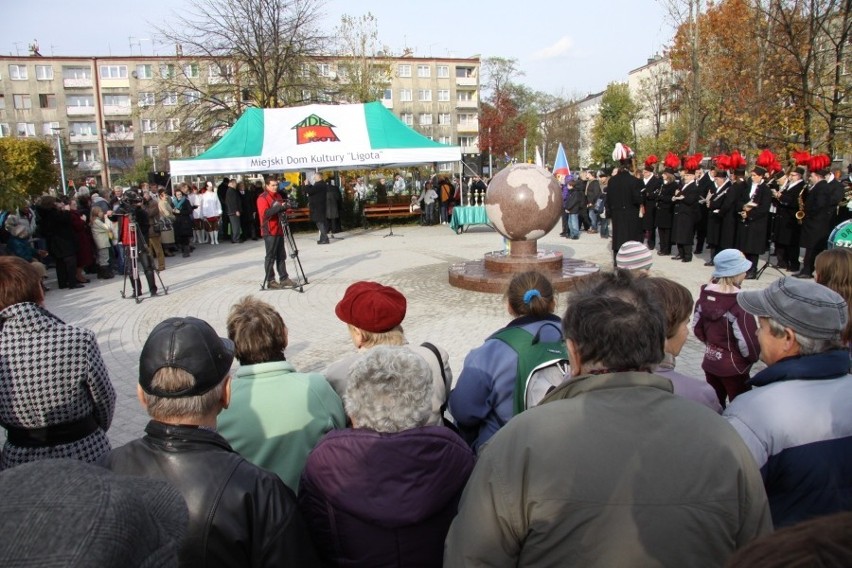 Plac Centralny na Ligocie od teraz Placem Miast Partnerskich