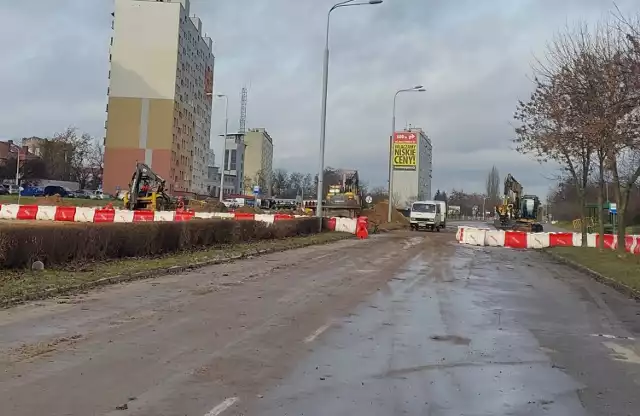 Od wtorku, 21 lutego kierowców czekają kolejne zmiany w ruchu. Zamknięty będzie  wlot i wylot z ulicy Radwana w ulicę Polną. 
