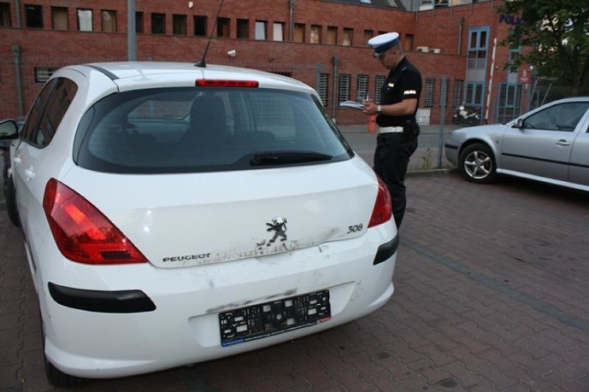 Warszawscy złodzieje na "gościnnych występach" w Sopocie. Odzyskano auto i laptopa [ZDJĘCIA]
