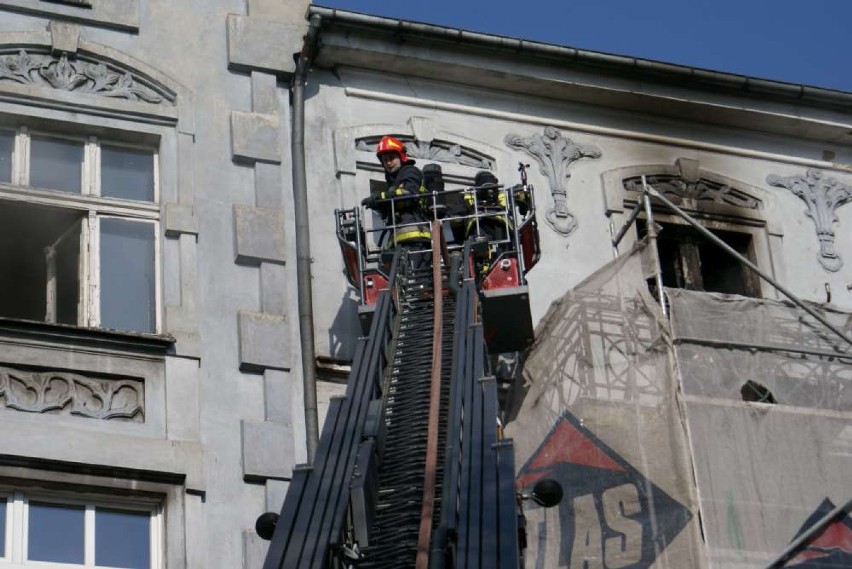 Pożar kamienicy przy ulicy Kopernika w Kaliszu