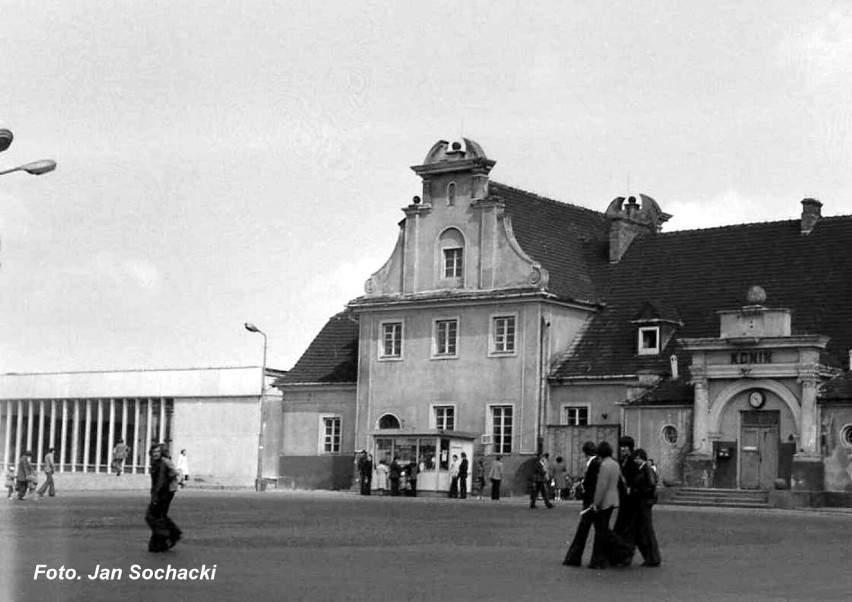 Dworzec w latach 70-tych w Koninie też przechodził duże zmiany. Zdjęcia Jana Sochackiego [FOTO]