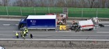 Śmiertelny wypadek w Straszynie! Bus wbił się w samochód ciężarowy. Nie żyje kobieta
