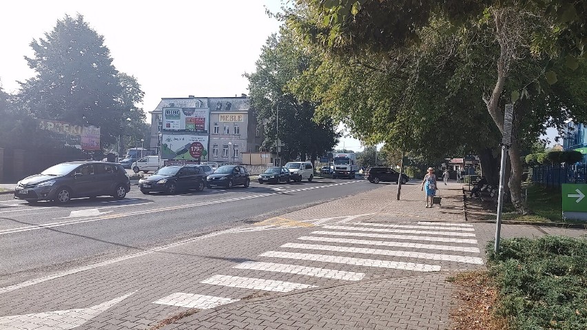 Gigantyczne korki w Żarach. Nie da się normalnie przejechać przez centrum miasta. Co się stało?