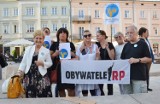 Wolne media - protest w Piotrkowie przeciwko Lex anty-TVN i w obronie wolnych mediów na Rynu Trybunalskim, 12.08.2021 - ZDJĘCIA, VIDEO