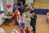Podczas jarmarku na stoiskach można było kupić rękodzieło, produkty oraz gotowe dania charakterystyczne dla Świąt Bożego Narodzenia