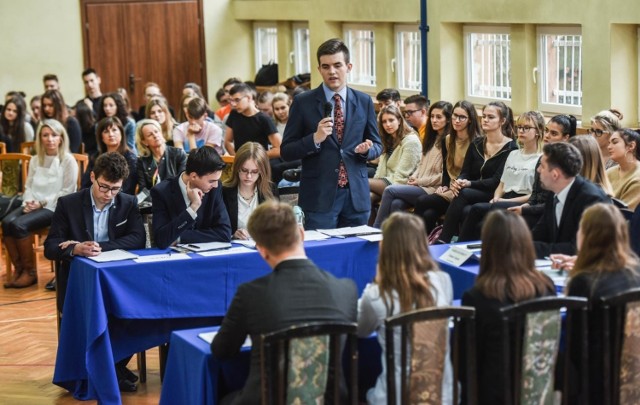 W czwartek (31 stycznia) w III Liceum Ogólnokształcącym trwała debata na temat przeciwdziałania mowie nienawiści


Pedofilia w Kościele - dlaczego to problem na taką skalę?

