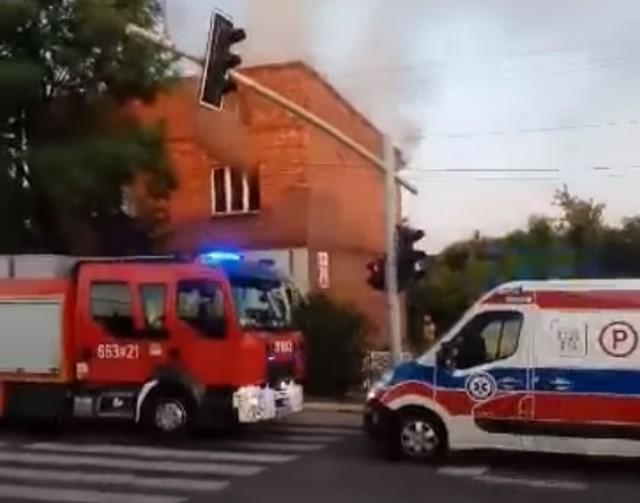 Dym z płonącego budynku w Rydułtowach można było dostrzec z odległości kilkuset metrów