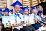 Ślubowanie pierwszaków w szkołach podstawowych nr 9 i 4 w Bełchatowie ZDJĘCIA