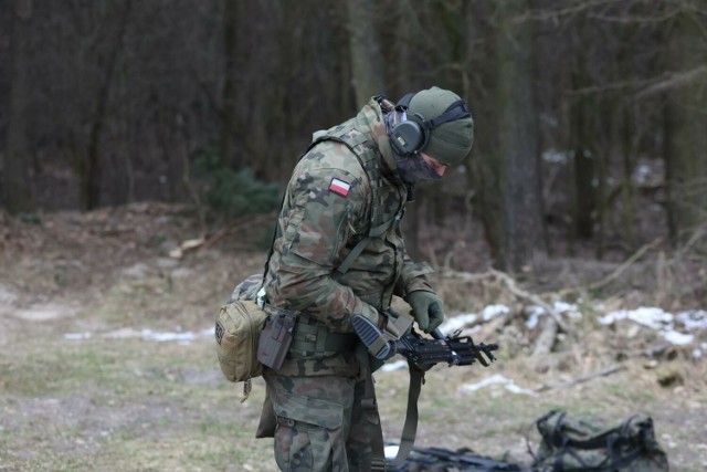 Wakacje z WOT ruszają już po raz 5. Zaplanowano dwa terminy dla małopolskich ochotników. Co ze sobą zabrać i jak się przygotować?