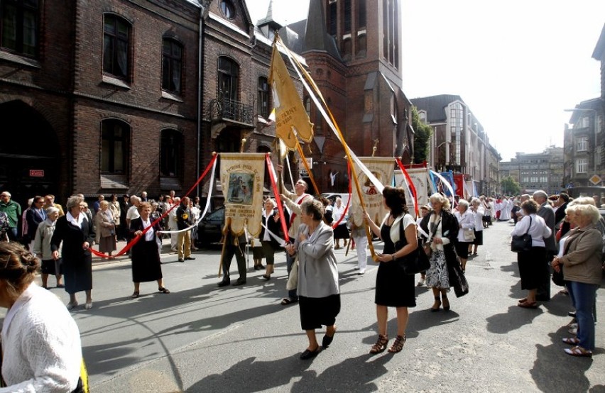 Ulicami Szczecina przeszła procesja z okazji Bożego Ciała [zdjęcia]