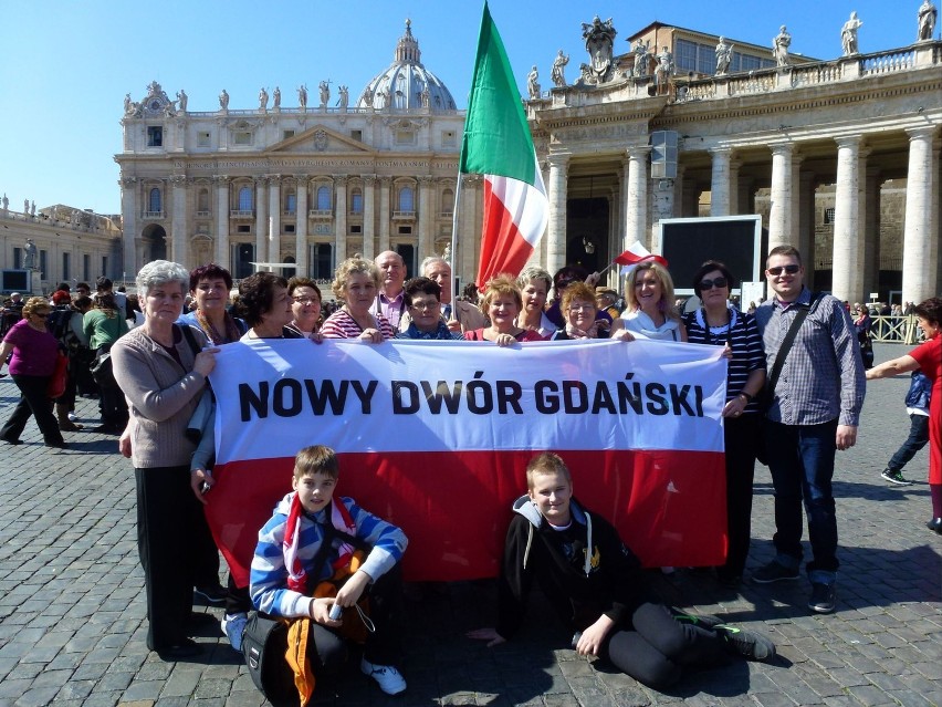 Mieszkańcy Nowego Dworu Gdańskiego wspominają swoje spotkania z Benedyktem XVI. Zobacz zdjęcia