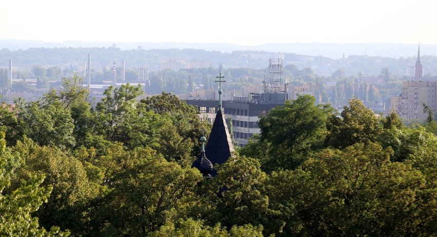 Panorama z chorzowskiej Sztygarki. Widok z szybu...