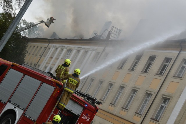 W pożarze ucierpiały dwa budynki zbudowane w XIX wieku.