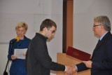 Stypendia dla najzdolniejszych uczniów z Pomorza wręczone w Gdyni. Ufundował je minister edukacji narodowej