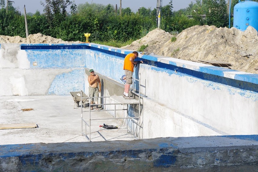 Baseny w Czerwionce nadal w remoncie. Jak przebiegają prace?