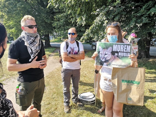 Protest na Błoniach z udziałem byłego właściciela pumy