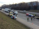 Wypadek na S86 w Sosnowcu. Karambol na drodze do Katowic, droga była zamknięta po zderzeniu czterech samochodów