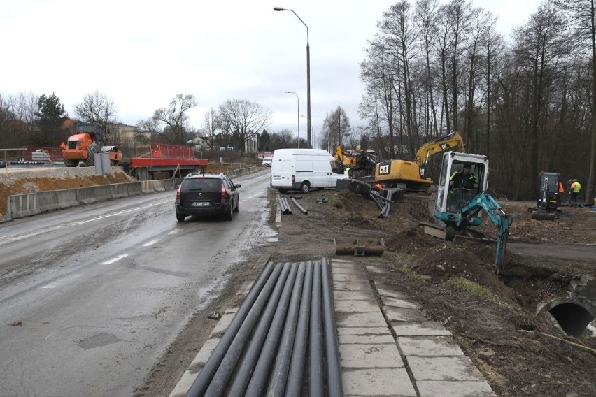 Zima i koronawirus nie powstrzymały największej inwestycji  drogowej w Kielcach. Pojedziemy już w marcu? (WIDEO, ZDJĘCIA) 