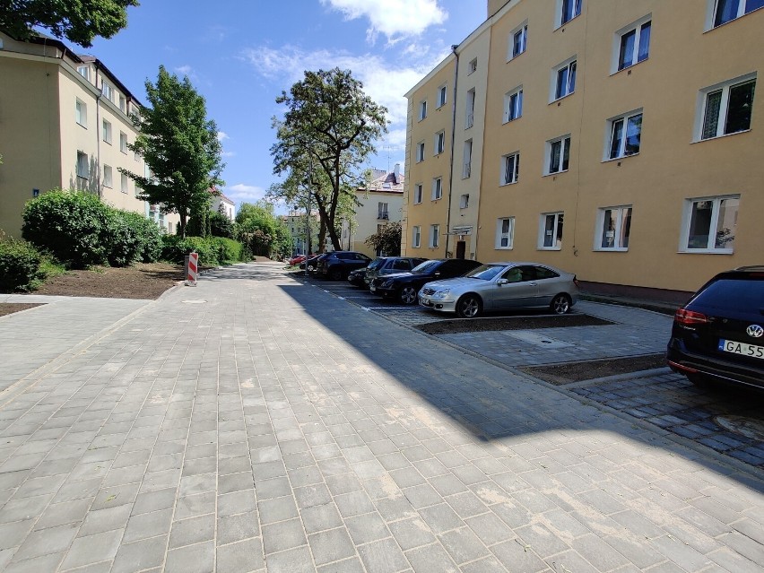 Nowa siedziba gdyńskiej straży miejskiej na zabetonowanej ul. Necla. Strażnicy będą stamtąd pilnować KLIMATycznego Centrum Gdyni