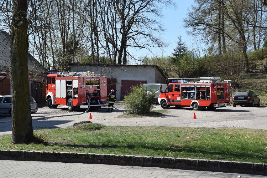 Miastko. Pożar drewnianej szopki (WIDEO, FOTO)