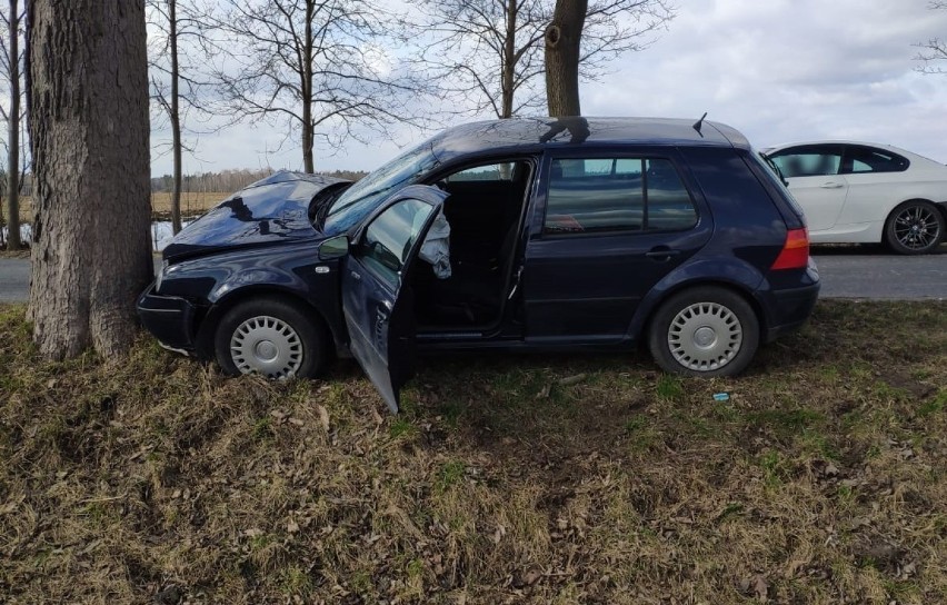 22-letni kierowca volkswagena golfa trafił do szpitala