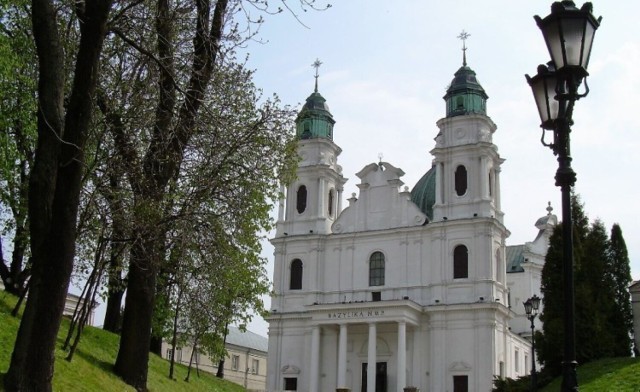 Krypty można zwiedzać w Bazylice pw. Narodzenia NMP w Chełmie.