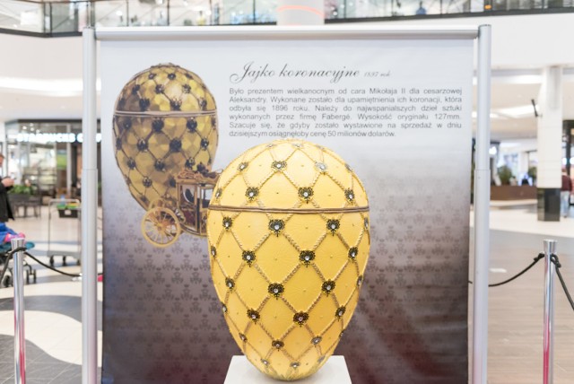 Jajko koronacyjne, należy do najwspanialszych dzieł sztuki wykonanych przez pracownię Fabergé. Było prezentem wielkanocnym od cara Mikołaja II dla cesarzowej Aleksandry. Wykonane zostało dla upamiętnienia ich koronacji. Szacuje się, że gdyby oryginał został wystawiony na sprzedaż, osiągnąłby cenę 50 mln dolarów.