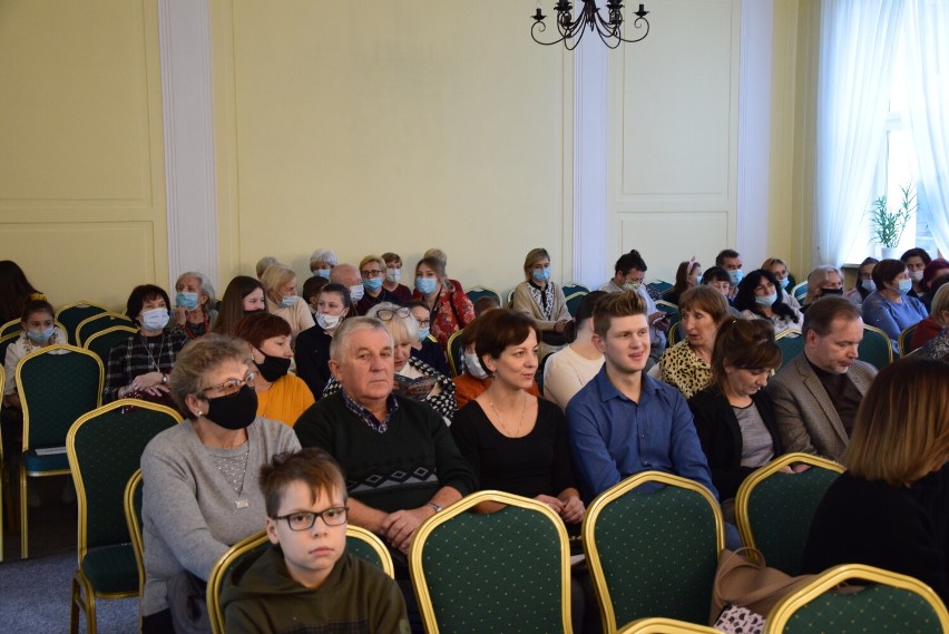 Uczniowie ze szkół muzycznych z województwa łódzkiego zaprezentowali swój talent w Skierniewicach