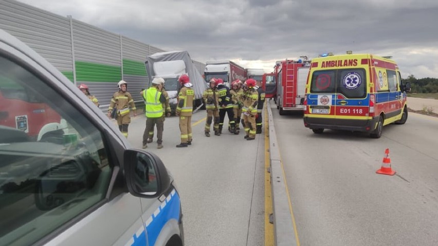 Wypadek na A1 pod Piotrkowem.  Na wysokości Siomek zderzyły...