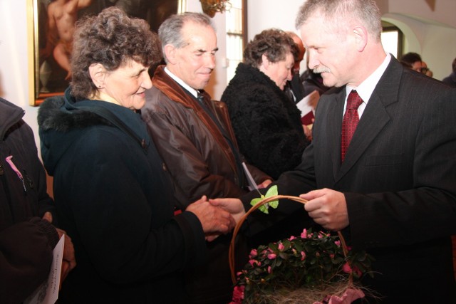 Medale wręczał wójt Grzegorz Brach