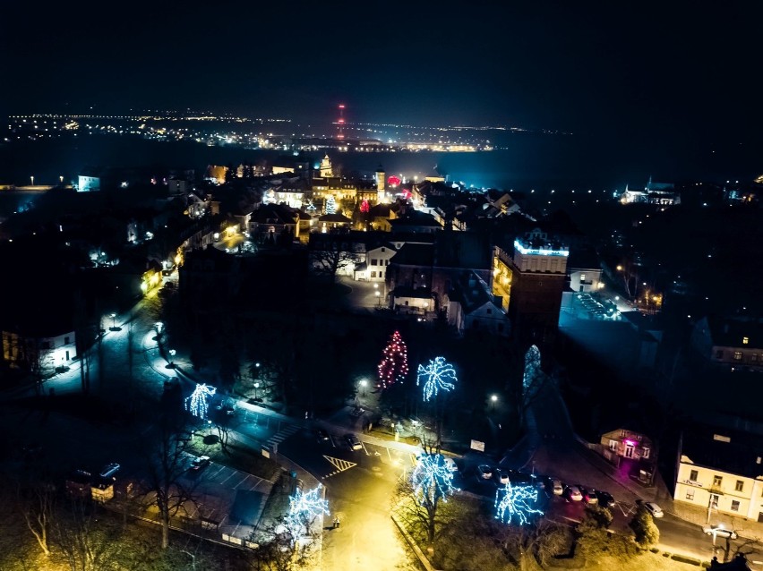 Przepiękny świąteczny Sandomierz nocą! Zobacz niezwykłą galerię zdjęć z drona