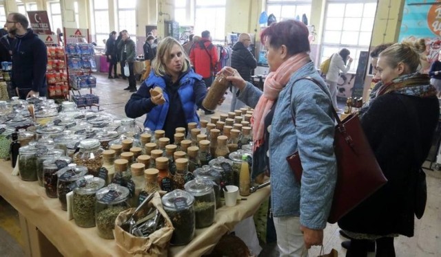 Szczeciński Bazar Smakoszy

Szczeciński Bazar Smakoszy to świeża jak produkty wystawców inicjatywa będąca kontynuacją Szczecińskiego Bazaru Rozmaitości, która zawierać będzie ekobazar (w tym kosmetyki naturalne) oraz ciekawą gastronomię. 

Szczeciński Bazar Smakoszy, 11 marca, OFF Marina, godz. 10, wstęp wolny.