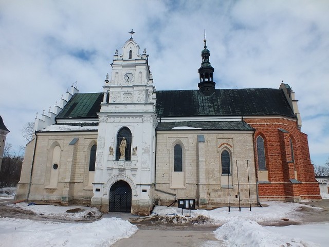 Kościół WNMP wchodzi w skład dawnego zespołu klasztornego kanoników regularnych. W 1970r. został wpisany do rejestru zabytków.