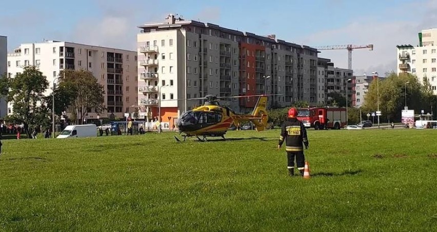 Kraków. Dwuletnie bliźniaczki wypadły z okna na 5. piętrze. Znamy przebieg tragedii i szczegóły dotyczące zdrowia dziewczynek