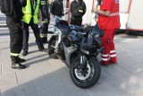 Wypadek Kraków: zderzenie motocyklisty z samochodem na al. Andersa [ZDJĘCIA]