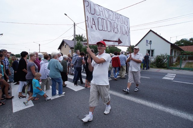 Protest w Tarnowie na ul. Nowodąbrowskiej. Więcej informacji oraz zdjęć: Protest w Tarnowie. Mieszkańcy blokowali ul. Nowodąbrowską