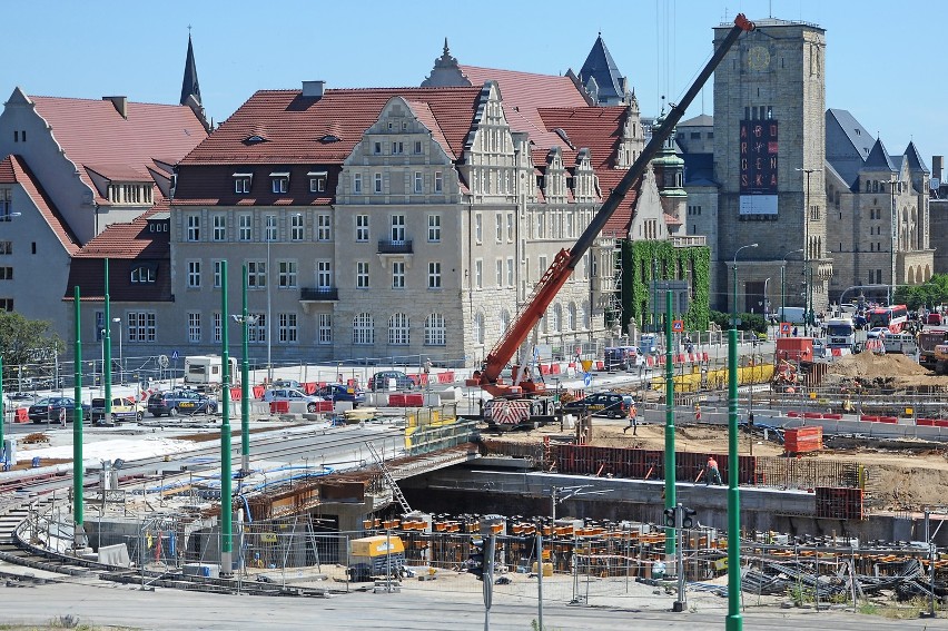 Remont Ronda Kaponiera na początku lipca 2015 roku.