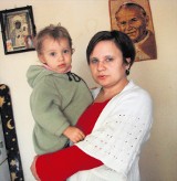 Jaroszowice, powiat wadowicki: Aneta Widlarz potrzebuje domu dla swoich córek
