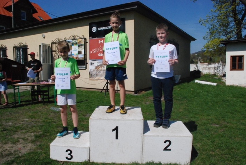 Młodzi biegacze z Głuszycy rozpoczęli sportową rywalizację w...