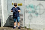 19-latek z Zielonej Góry zatrzymany za rasistowskie napisy na murach. Propagował też faszyzm i publicznie groził radnemu [ZDJĘCIA]