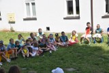 Półkolonie w Ognisku Wychowawczym Caritas w Jędrzejowie. Jak dzieciaki spędzają czas w wakacje? Zobaczcie zdjęcia