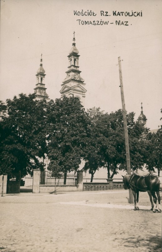 Kościół św. Antoniego Padewskiego w Tomaszowie na starej fotografii [ZDJĘCIA]