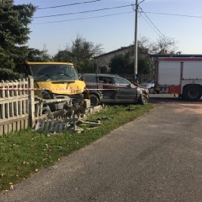 Zderzenie aut na skrzyżowaniu w Chełmcach pod Kaliszem