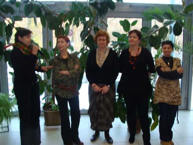 od lewej : Bożena Rudzińska, Karolina Telwikas, Joanna Kinder - Poczyszcz, Małgorzata Uliczka i Agnieszka Lewandowska zorganizowały ferie w MOK-u
